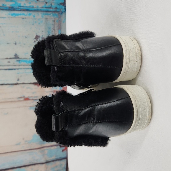 Aquatalia Sherpa Lined Sneakers‎ - Picture 3 of 9